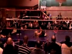 October_27,_2006_Supergirl_Title_Match_flv_000551218.jpg