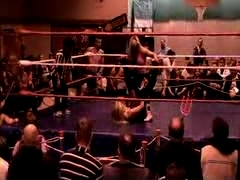 October_27,_2006_Supergirl_Title_Match_flv_000551635.jpg