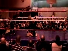 October_27,_2006_Supergirl_Title_Match_flv_000553220.jpg