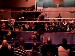 October_27,_2006_Supergirl_Title_Match_flv_000554471.jpg