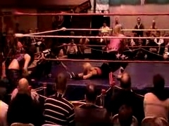 October_27,_2006_Supergirl_Title_Match_flv_000556807.jpg