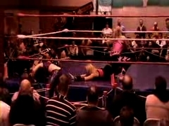 October_27,_2006_Supergirl_Title_Match_flv_000557975.jpg