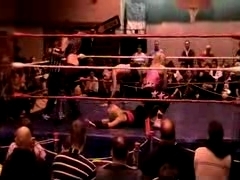 October_27,_2006_Supergirl_Title_Match_flv_000559726.jpg