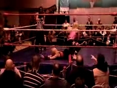 October_27,_2006_Supergirl_Title_Match_flv_000561311.jpg