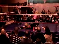 October_27,_2006_Supergirl_Title_Match_flv_000561728.jpg