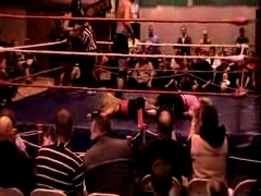 October_27,_2006_Supergirl_Title_Match_flv_000564731.jpg