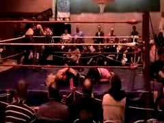 October_27,_2006_Supergirl_Title_Match_flv_000566984.jpg