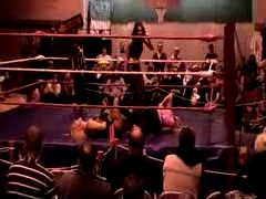 October_27,_2006_Supergirl_Title_Match_flv_000568318.jpg