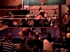 October_27,_2006_Supergirl_Title_Match_flv_000570904.jpg