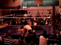 October_27,_2006_Supergirl_Title_Match_flv_000574741.jpg