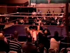 October_27,_2006_Supergirl_Title_Match_flv_000577160.jpg