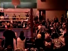 October_27,_2006_Supergirl_Title_Match_flv_000591008.jpg