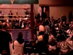 October_27,_2006_Supergirl_Title_Match_flv_000592759.jpg