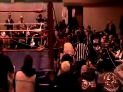 October_27,_2006_Supergirl_Title_Match_flv_000593927.jpg