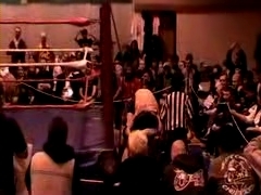 October_27,_2006_Supergirl_Title_Match_flv_000594094.jpg