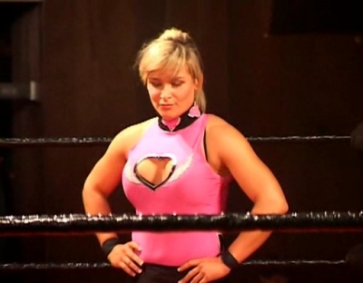 SHIMMER_#8__-__Nattie_Neidhart_vs_Ariel_avi_000120086.jpg