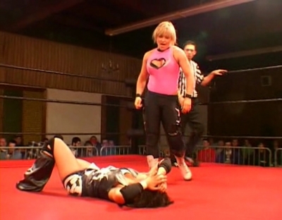 SHIMMER_#8__-__Nattie_Neidhart_vs_Ariel_avi_000482481.jpg