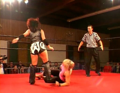 SHIMMER_#8__-__Nattie_Neidhart_vs_Arielpt2_avi_000026860.jpg