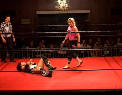 SHIMMER_#8__-__Nattie_Neidhart_vs_Arielpt2_avi_000055588.jpg