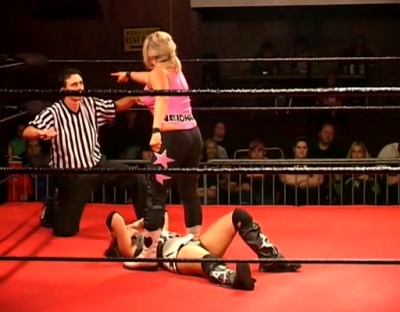 SHIMMER_#8__-__Nattie_Neidhart_vs_Arielpt2_avi_000064364.jpg