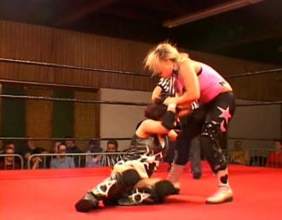 SHIMMER_#8__-__Nattie_Neidhart_vs_Arielpt2_avi_000067533.jpg