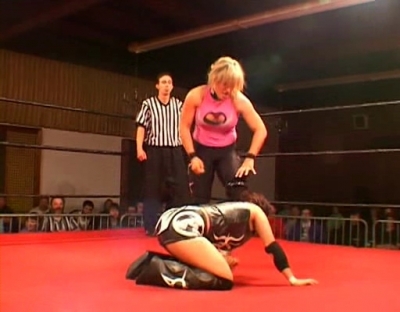 SHIMMER_#8__-__Nattie_Neidhart_vs_Arielpt2_avi_000072472.jpg