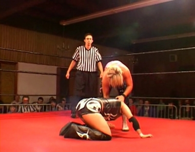 SHIMMER_#8__-__Nattie_Neidhart_vs_Arielpt2_avi_000073273.jpg