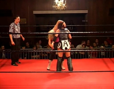 SHIMMER_#8__-__Nattie_Neidhart_vs_Arielpt2_avi_000076376.jpg