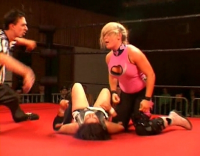 SHIMMER_#8__-__Nattie_Neidhart_vs_Arielpt2_avi_000087620.jpg