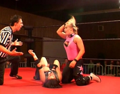 SHIMMER_#8__-__Nattie_Neidhart_vs_Arielpt2_avi_000088354.jpg