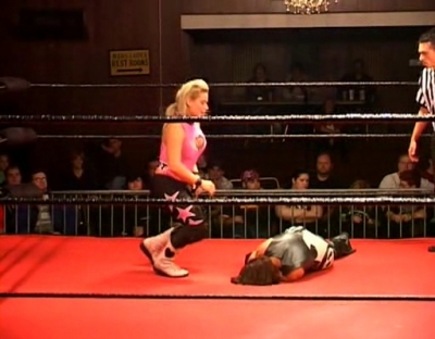 SHIMMER_#8__-__Nattie_Neidhart_vs_Arielpt2_avi_000148648.jpg