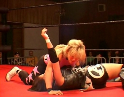 SHIMMER_#8__-__Nattie_Neidhart_vs_Arielpt2_avi_000153252.jpg