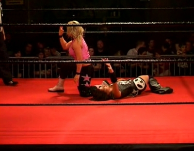 SHIMMER_#8__-__Nattie_Neidhart_vs_Arielpt2_avi_000156422.jpg