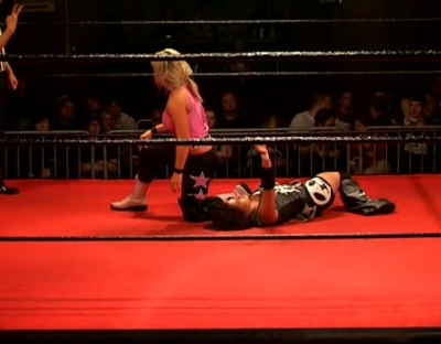 SHIMMER_#8__-__Nattie_Neidhart_vs_Arielpt2_avi_000157290.jpg