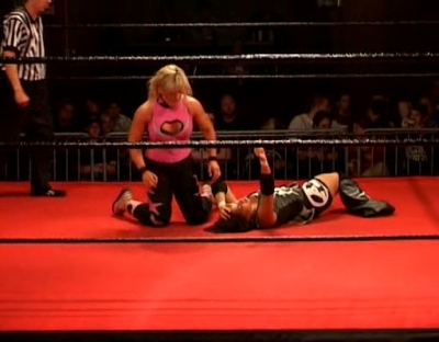 SHIMMER_#8__-__Nattie_Neidhart_vs_Arielpt2_avi_000158090.jpg