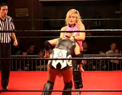 SHIMMER_#8__-__Nattie_Neidhart_vs_Arielpt2_avi_000206305.jpg