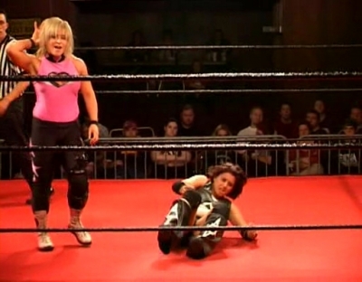 SHIMMER_#8__-__Nattie_Neidhart_vs_Arielpt2_avi_000222621.jpg