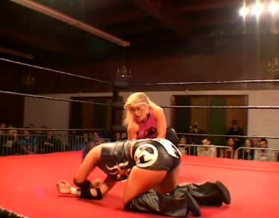 SHIMMER_#8__-__Nattie_Neidhart_vs_Arielpt2_avi_000309241.jpg