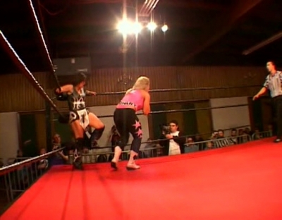 SHIMMER_#8__-__Nattie_Neidhart_vs_Arielpt2_avi_000353352.jpg