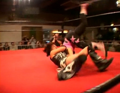 SHIMMER_#8__-__Nattie_Neidhart_vs_Arielpt2_avi_000361293.jpg