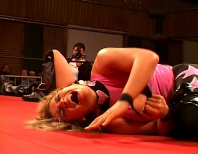 SHIMMER_#8__-__Nattie_Neidhart_vs_Arielpt2_avi_000372971.jpg