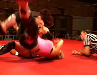 SHIMMER_#8__-__Nattie_Neidhart_vs_Arielpt2_avi_000461626.jpg