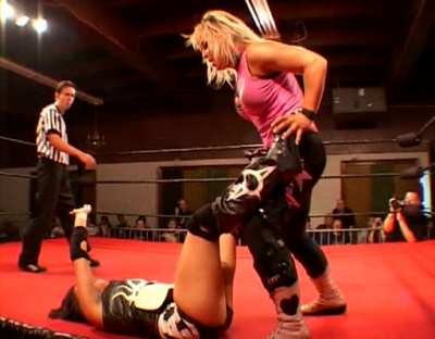 SHIMMER_#8__-__Nattie_Neidhart_vs_Arielpt2_avi_000489421.jpg