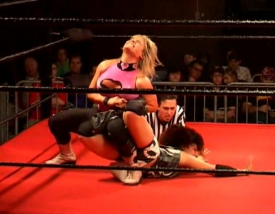 SHIMMER_#8__-__Nattie_Neidhart_vs_Arielpt2_avi_000499498.jpg