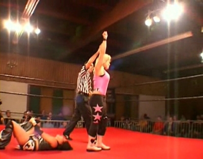 SHIMMER_#8__-__Nattie_Neidhart_vs_Arielpt2_avi_000533431.jpg