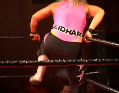 SHIMMER_#8__-__Nattie_Neidhart_vs_Arielpt2_avi_000543174.jpg