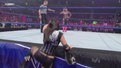WWE_SmackDown_11_12_10_Layla_vs_Natalya_720p_AC3_5_1_x264_mkv_000066933.jpg