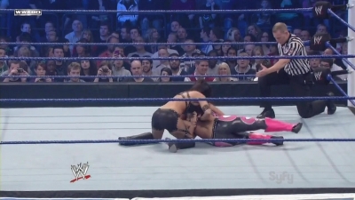 WWE_SmackDown_11_12_10_Layla_vs_Natalya_720p_AC3_5_1_x264_mkv_000108274.jpg