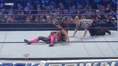 WWE_SmackDown_11_12_10_Layla_vs_Natalya_720p_AC3_5_1_x264_mkv_000186653.jpg
