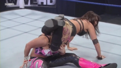 WWE_SmackDown_11_12_10_Layla_vs_Natalya_720p_AC3_5_1_x264_mkv_000190189.jpg